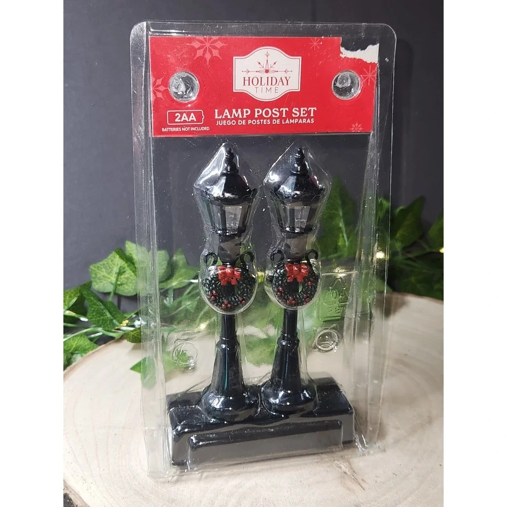 Lamp Posts Christmas Village W/ Wreath Battery Operated Victorian Style 5